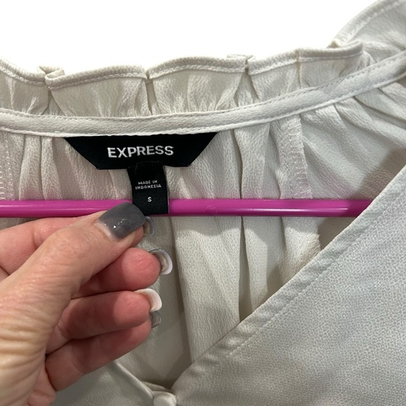 NWOT Express Satin Balloon Sleeve Ruffle Neck Blouse in Ivory Size S - Picture 5 of 5